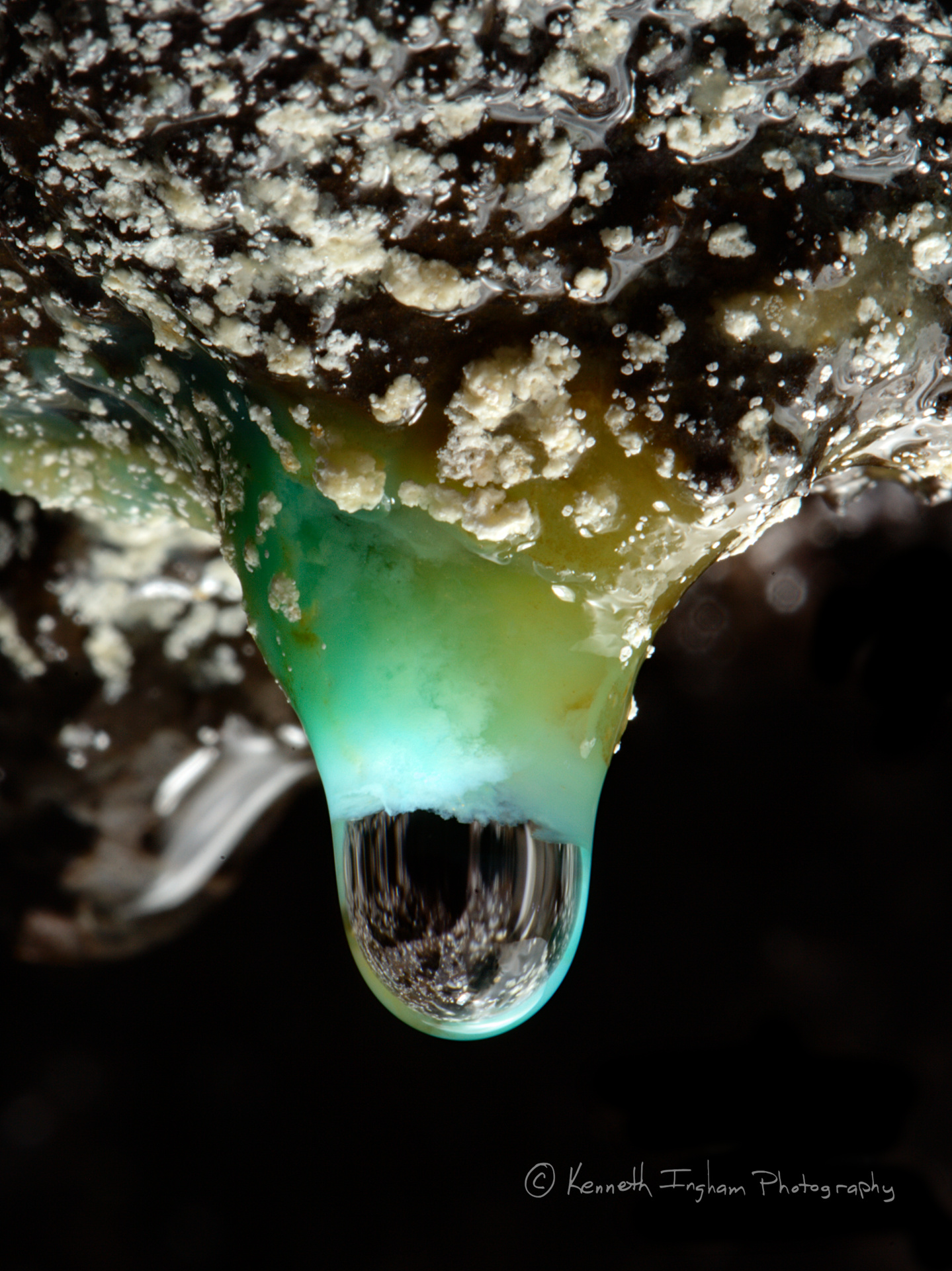 Weakly-crystalline chrysachola stalactite